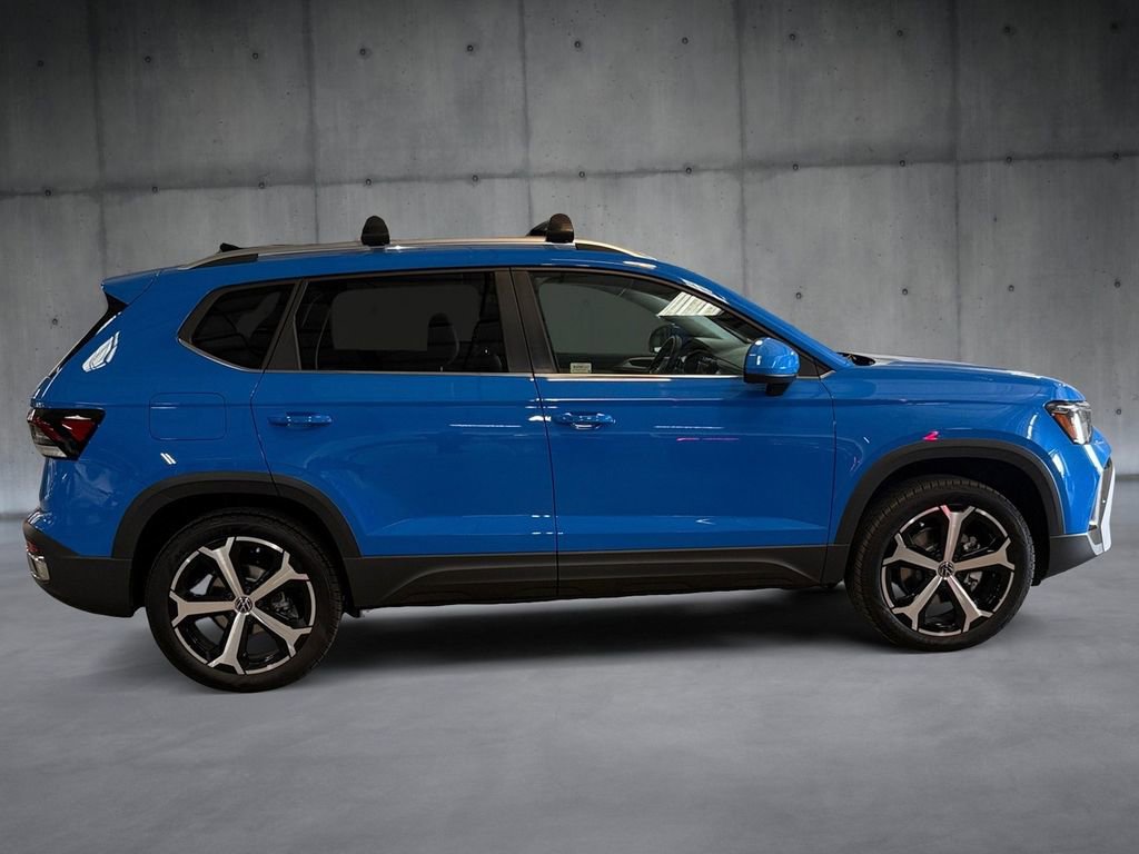 Used 2025 Volkswagen Taos SEL AWD/4WD image 6