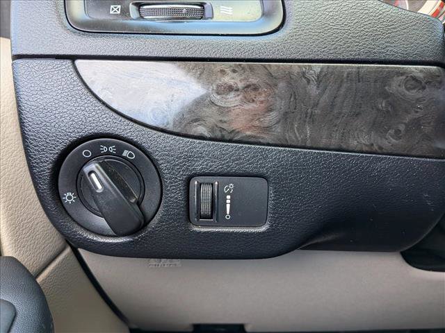 Used 2018 Dodge Grand Caravan SE w/ UConnect Hands-Free Group image 15