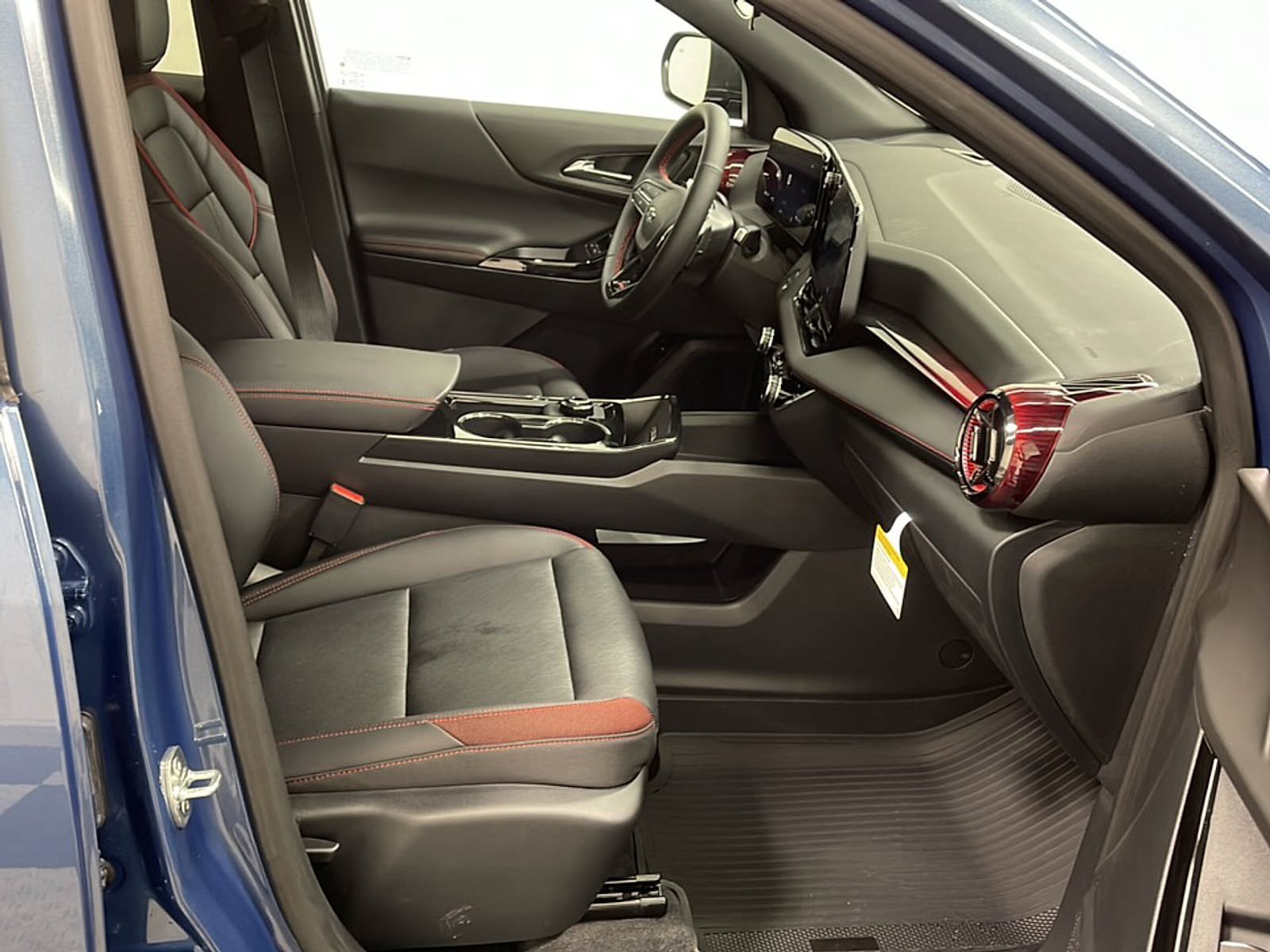 New 2027 Chevrolet Equinox RS w/ LPO, Floor Liner Package AWD/4WD image 22