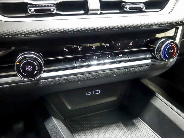 New 2026 Chevrolet Equinox LT w/ LPO, Floor Liner Package FWD image 17