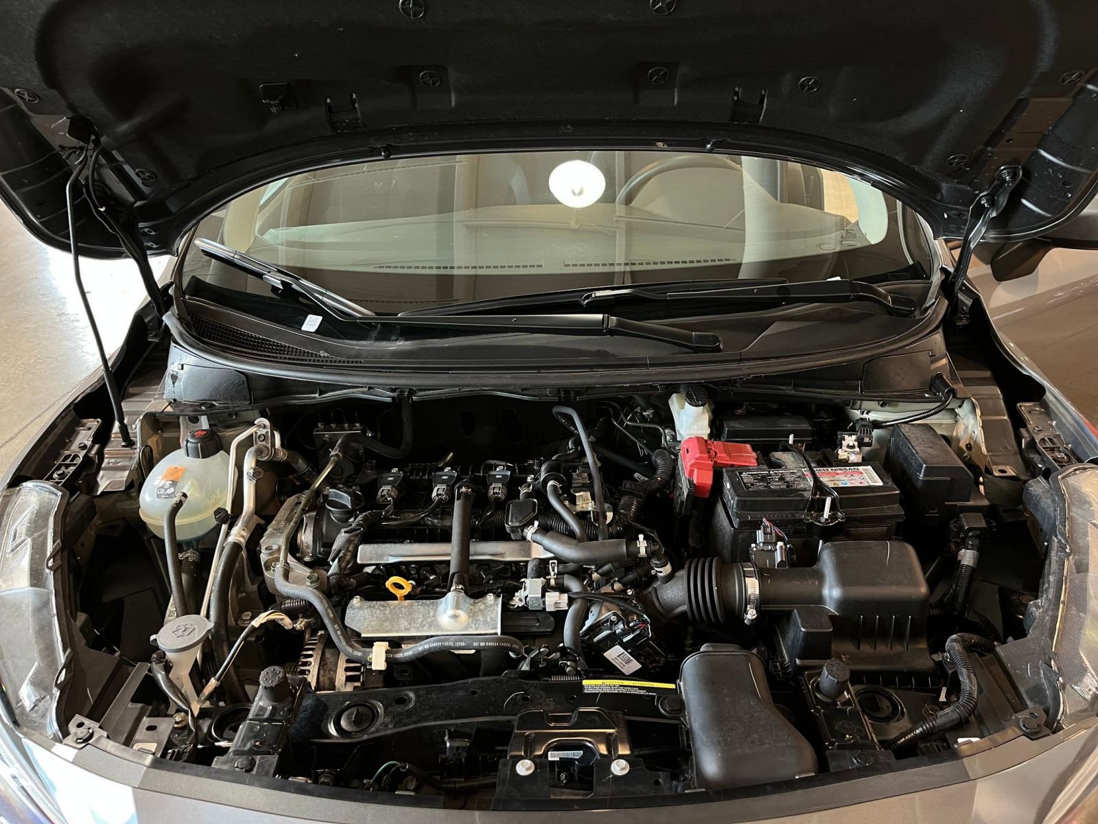 Used 2025 Nissan Versa SV image 31