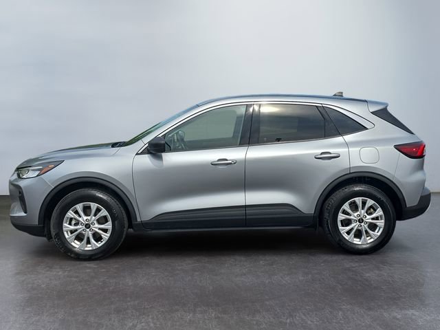 Used 2023 Ford Escape Active AWD/4WD image 2