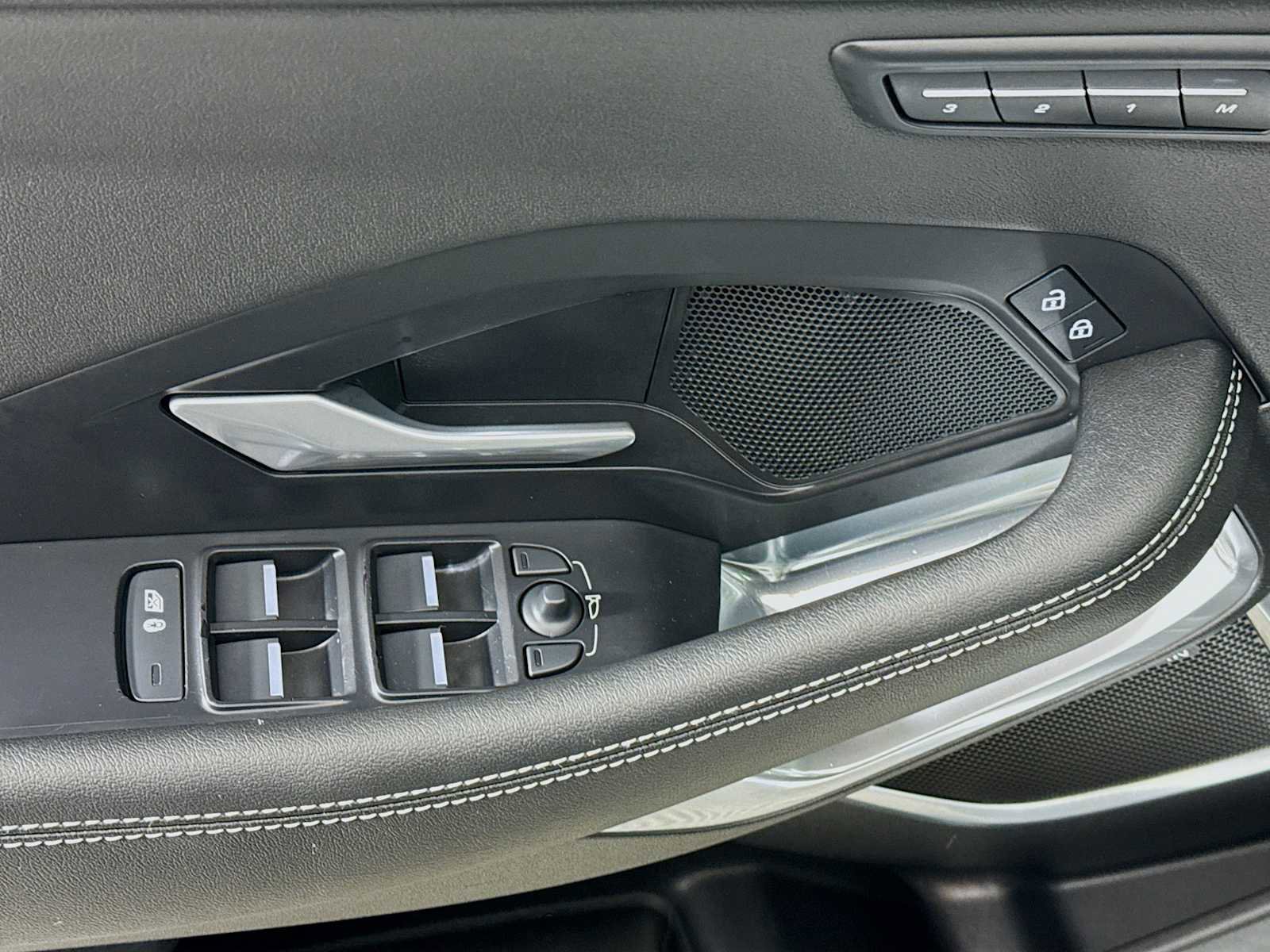 Used 2024 Jaguar E-PACE R-Dynamic SE image 19