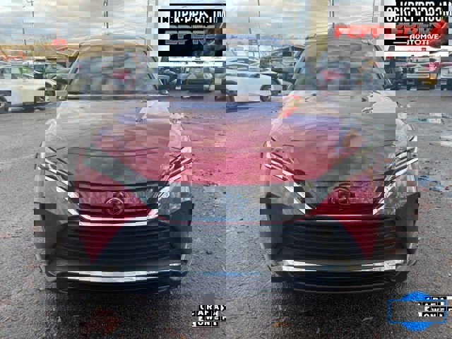 Used 2022 Toyota Venza XLE image 9