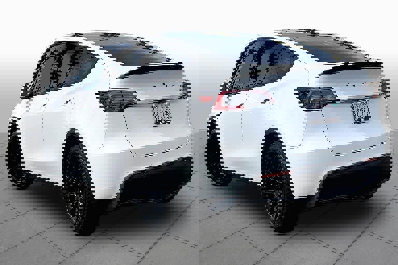 Used 2021 Tesla Model Y Long Range image 10