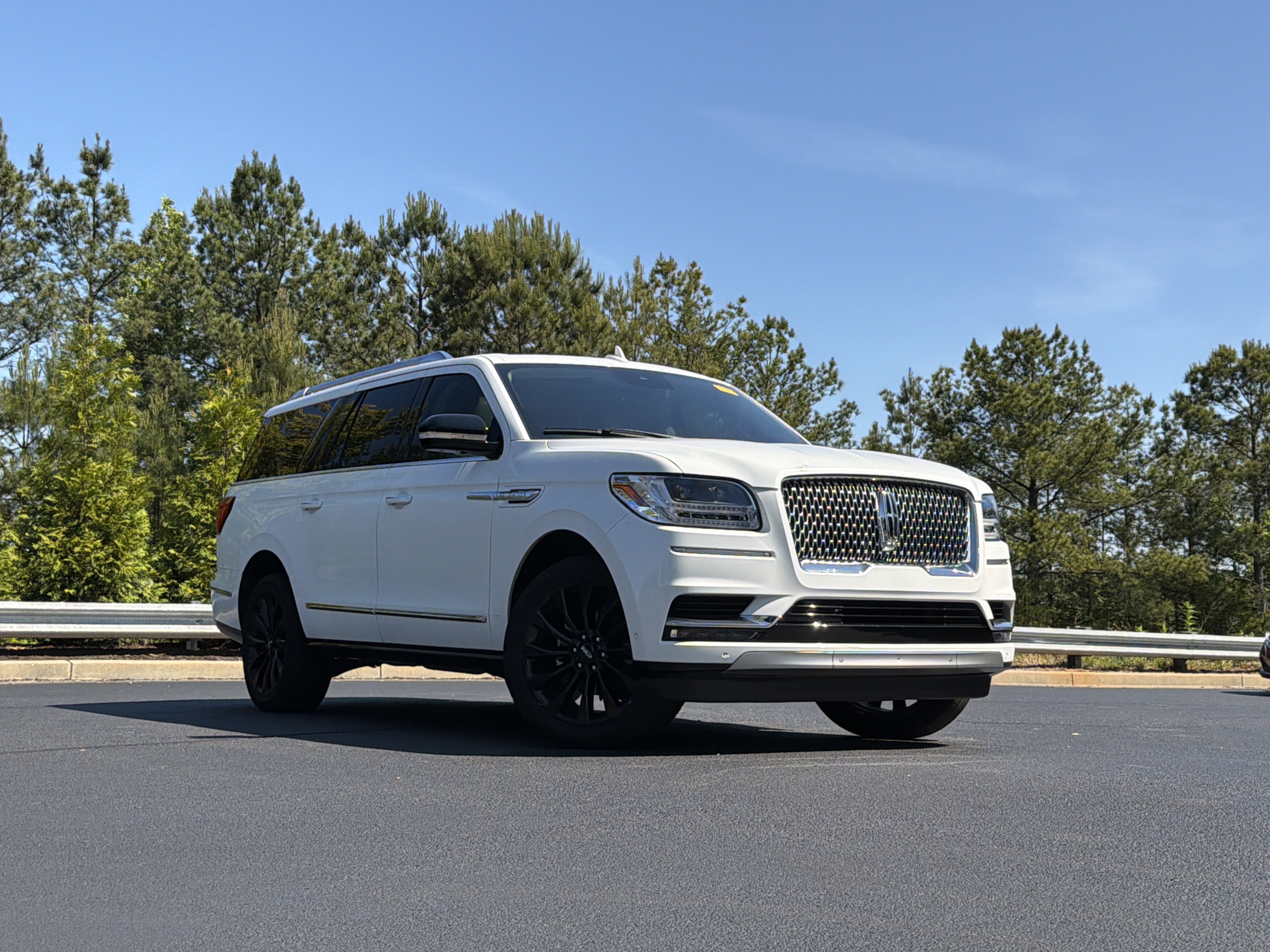 Used 2020 Lincoln Navigator L Reserve w/ Luxury Package RWD image 2
