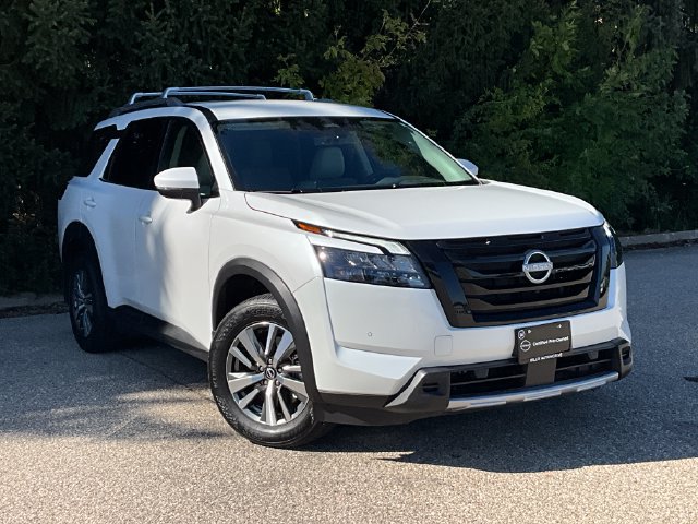 Certified 2025 Nissan Pathfinder SL w/ Black Appearance Package