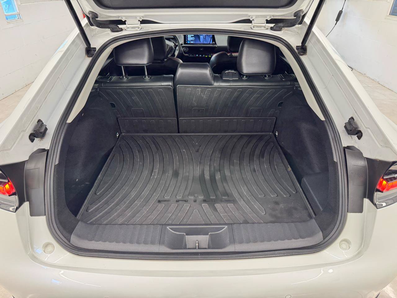 Used 2024 Toyota Prius Prime FWD image 7
