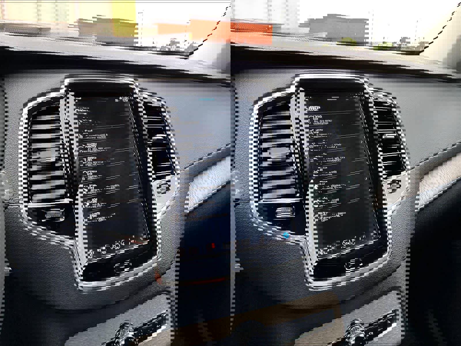 Used 2023 Volvo XC90 B6 Ultimate w/ Protection Package Premier image 38