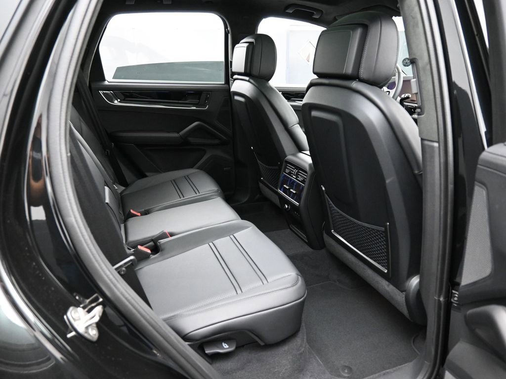 New 2026 Porsche Cayenne Turbo image 29