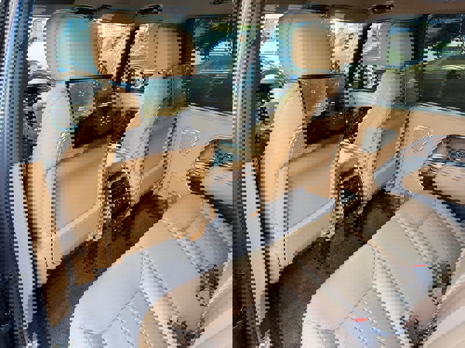 Used 2024 Land Rover Range Rover Long Wheelbase Autobiography image 49