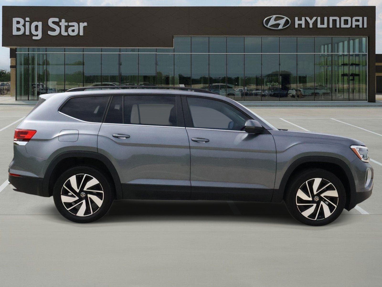 Used 2024 Volkswagen Atlas SE FWD image 5