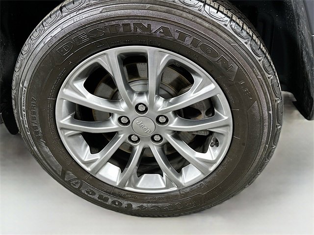 Used 2020 Jeep Cherokee Latitude Plus w/ Cold Weather Group image 30