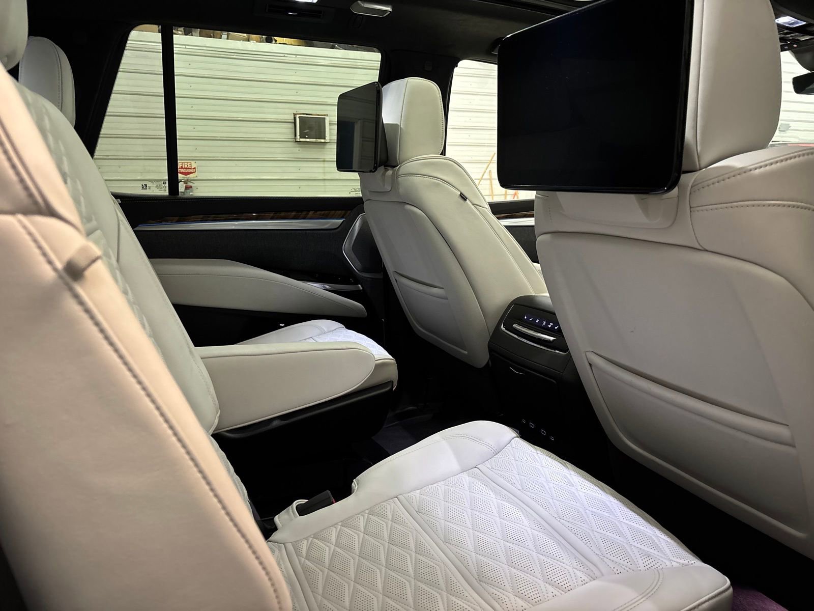 Used 2025 Cadillac Escalade Sport Platinum image 34