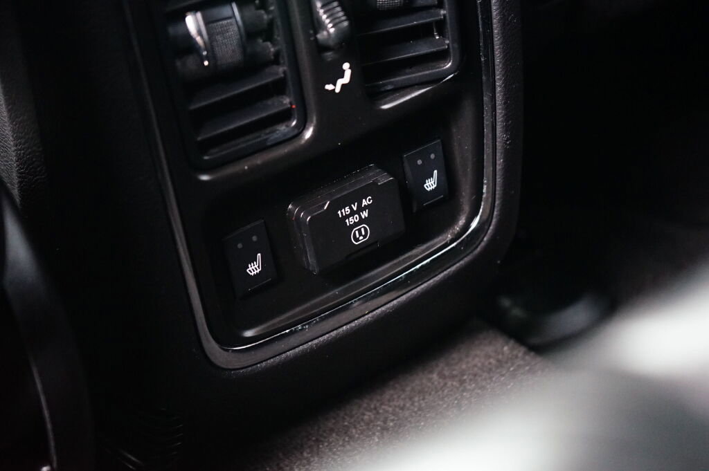 Used 2012 Jeep Grand Cherokee SRT8 w/ Luxury Group II image 16