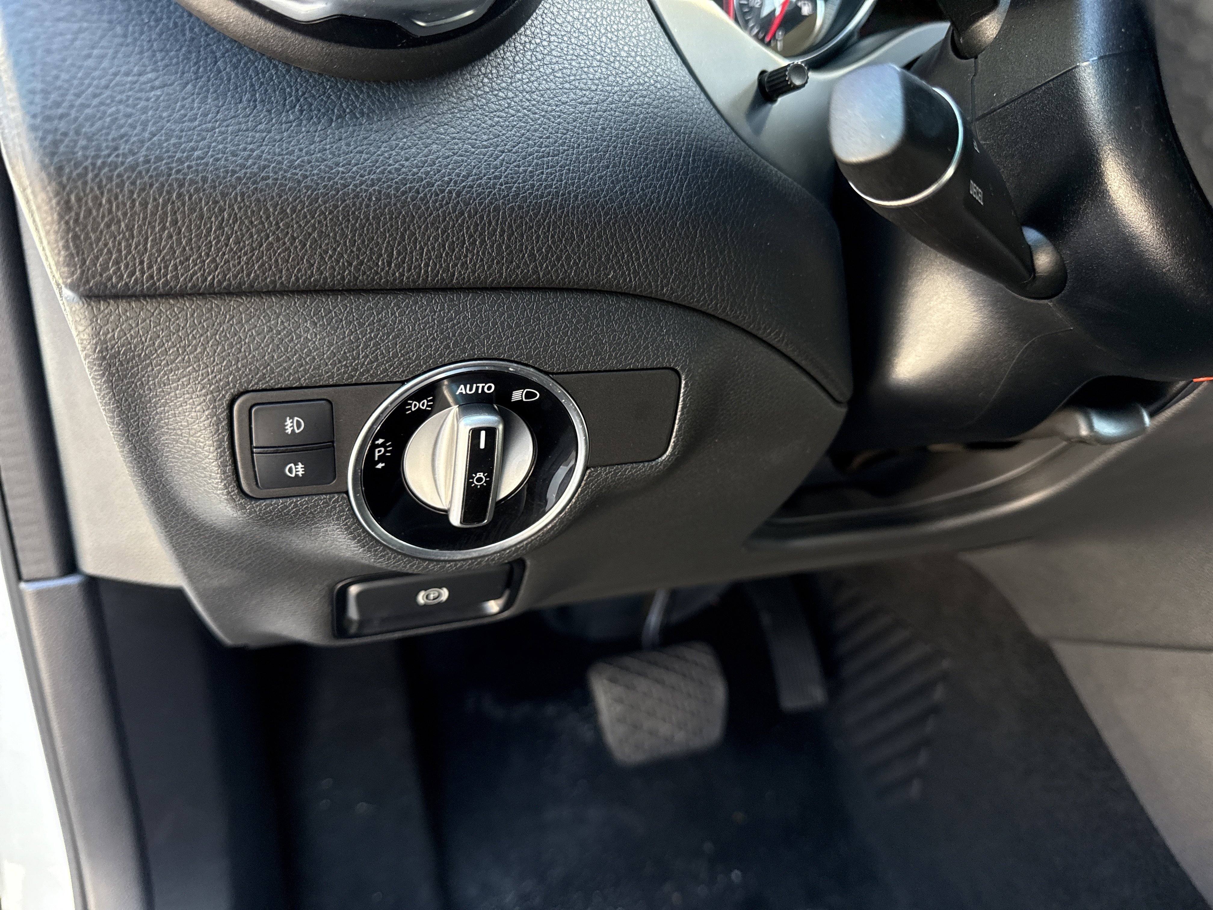 Used 2019 Mercedes-Benz GLA 250 4MATIC image 36