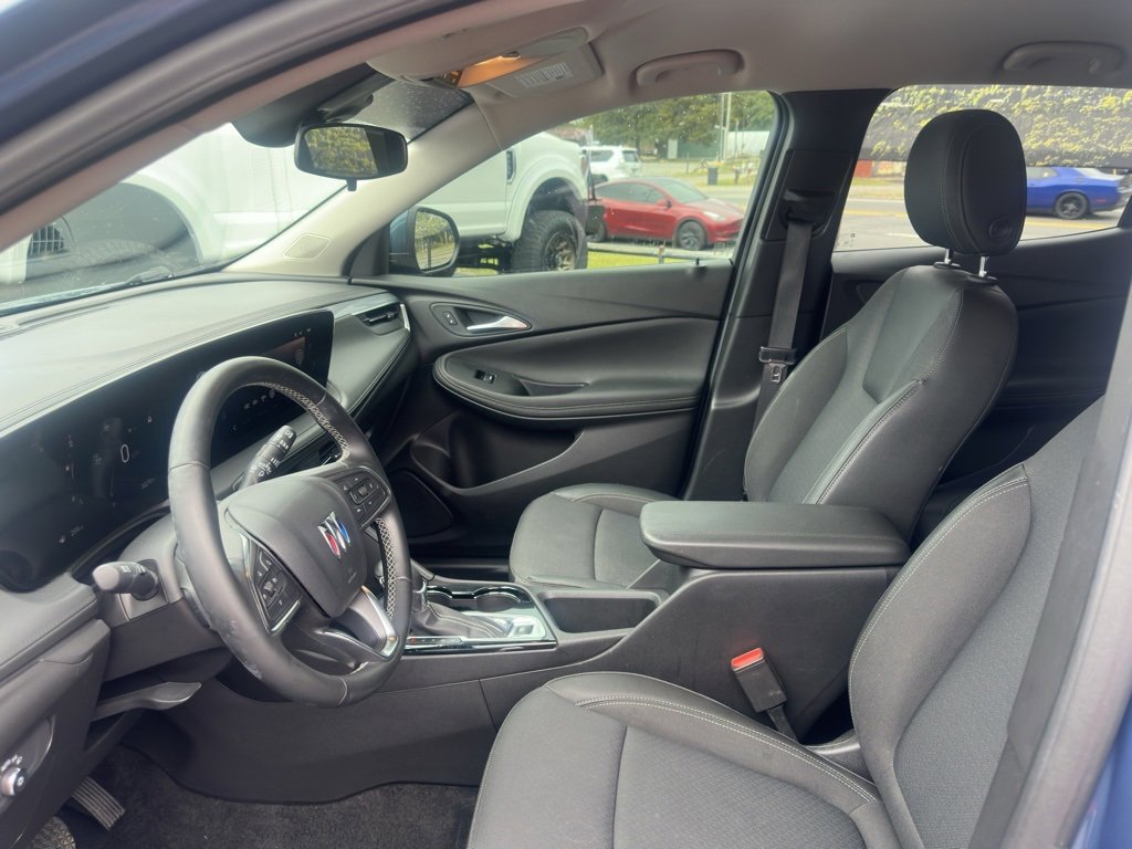 Used 2024 Buick Encore GX Preferred image 3