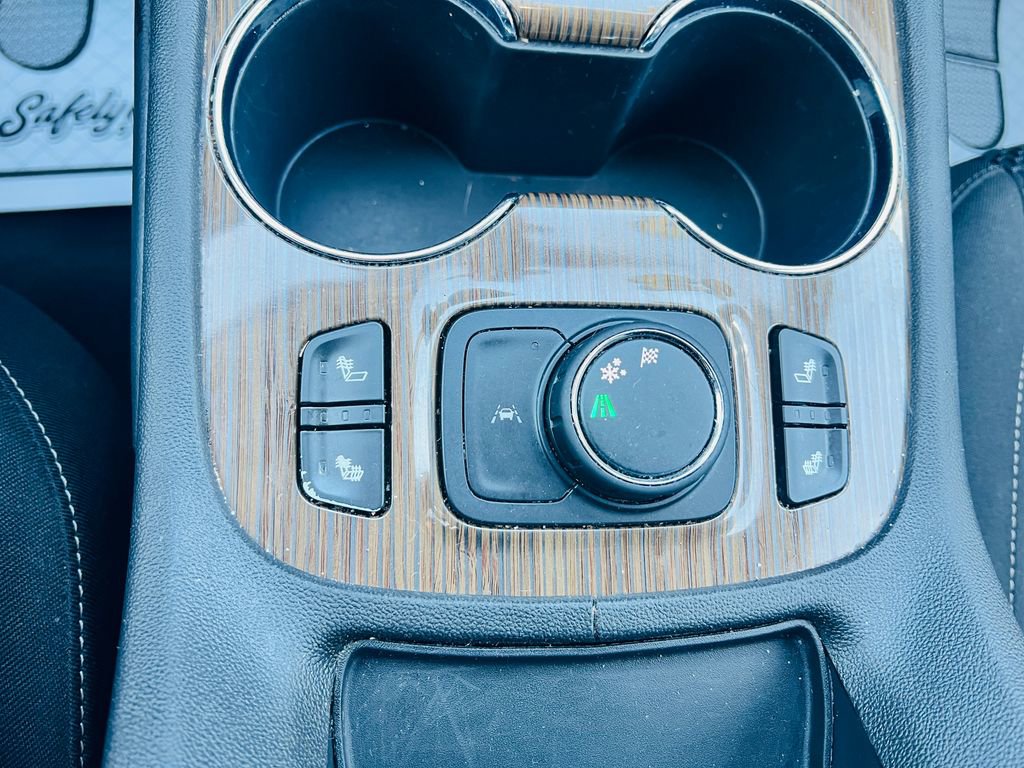 Used 2023 GMC Acadia SLE w/ Driver Convenience Package image 26