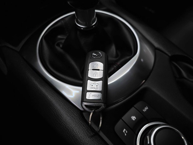 Used 2019 MAZDA MX-5 Miata Club RWD image 34