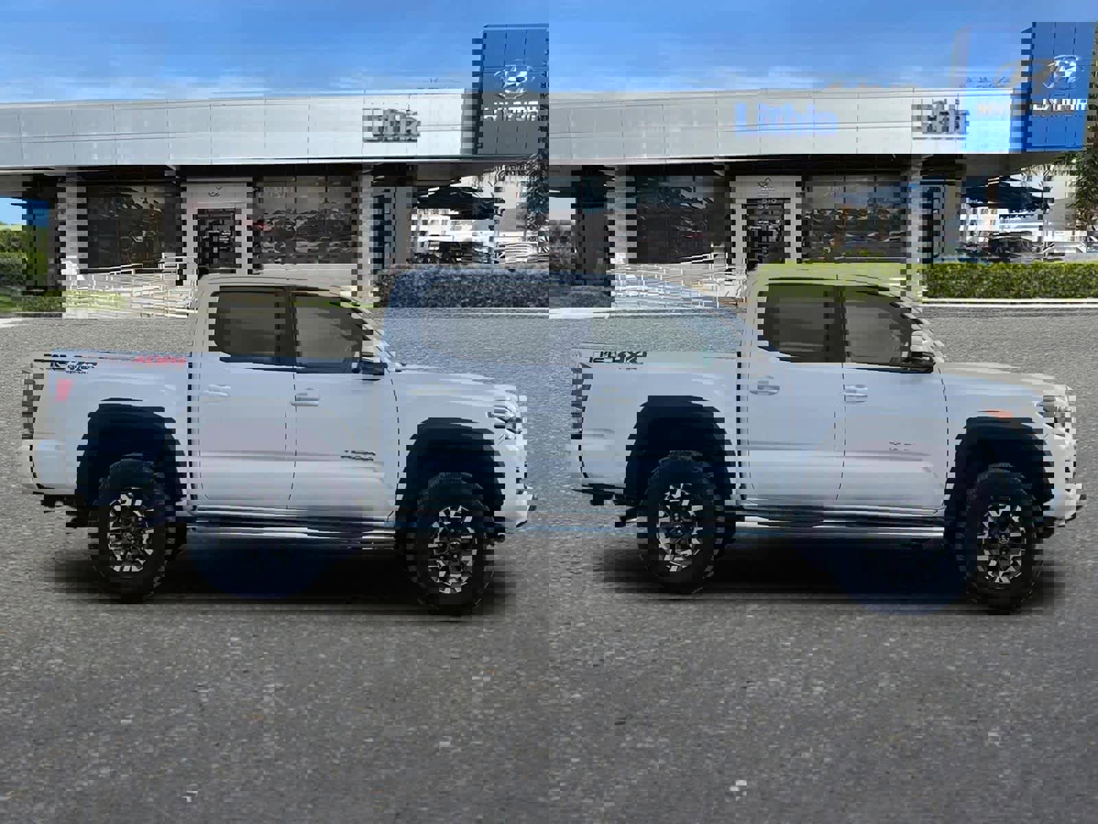 Used 2022 Toyota Tacoma TRD Off-Road image 9