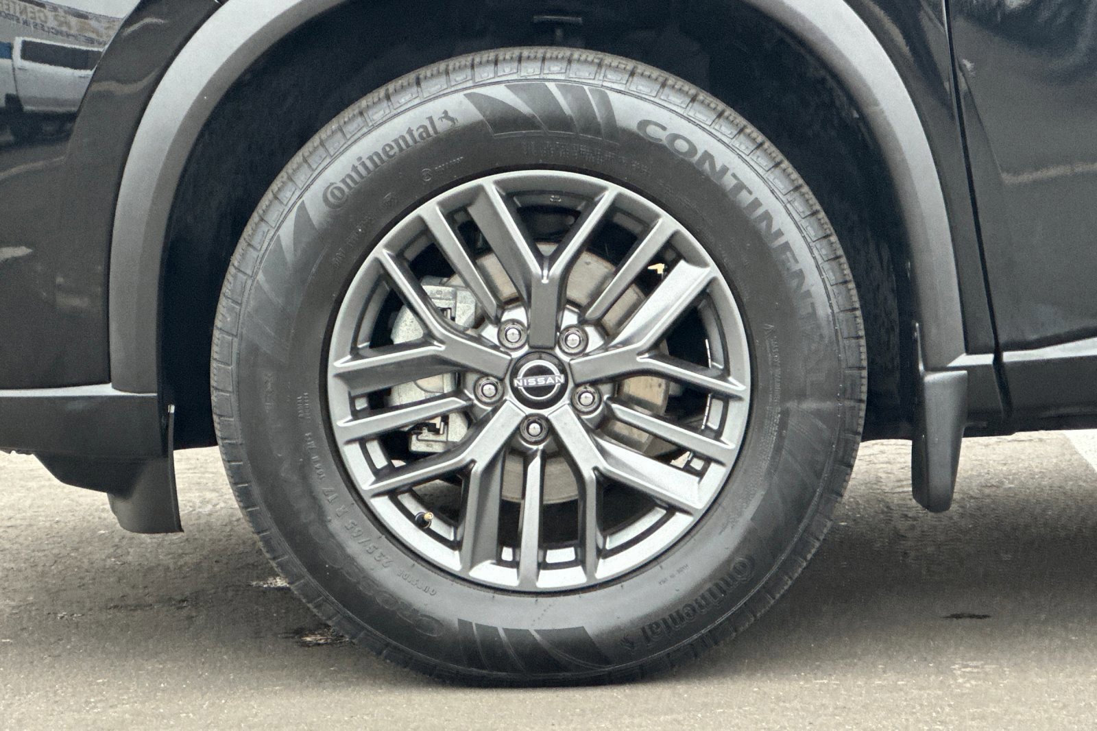 Used 2023 Nissan Rogue S image 26