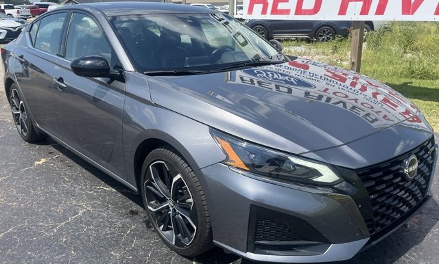 Used 2024 Nissan Altima 2.5 SR image 2