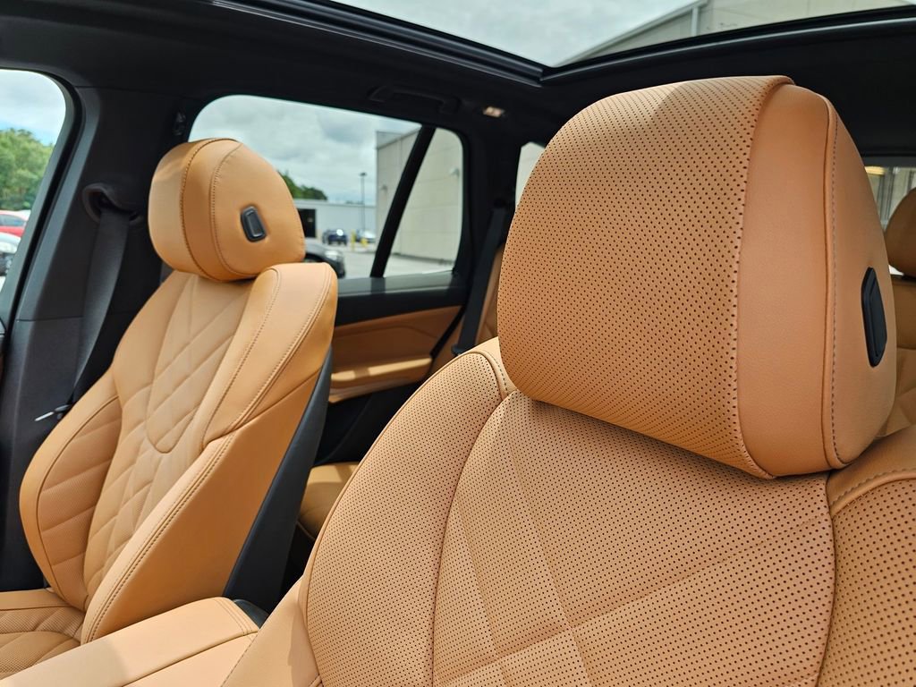 Used 2026 BMW X5 sDrive40i w/ Parking Assistance Package image 17