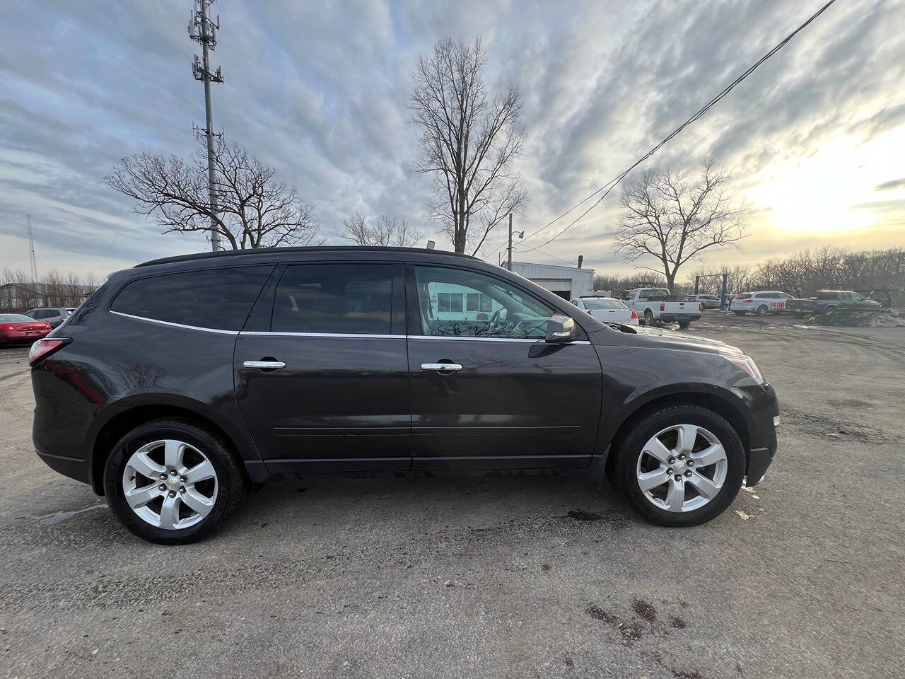 Used 2016 Chevrolet Traverse LT w/ Style and Technology Package image 5