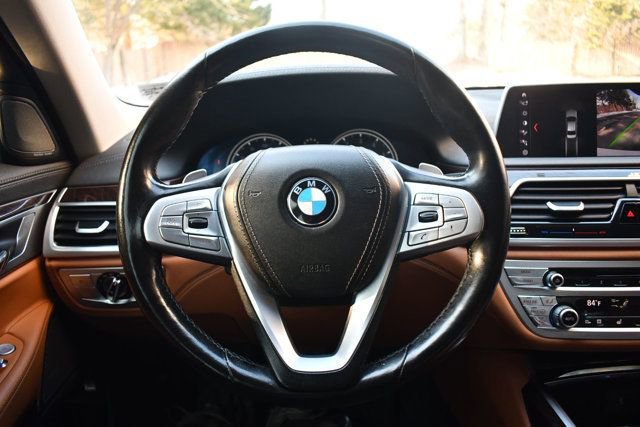 Used 2018 BMW 740i xDrive image 22