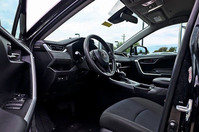 Used 2024 Toyota RAV4 LE image 14