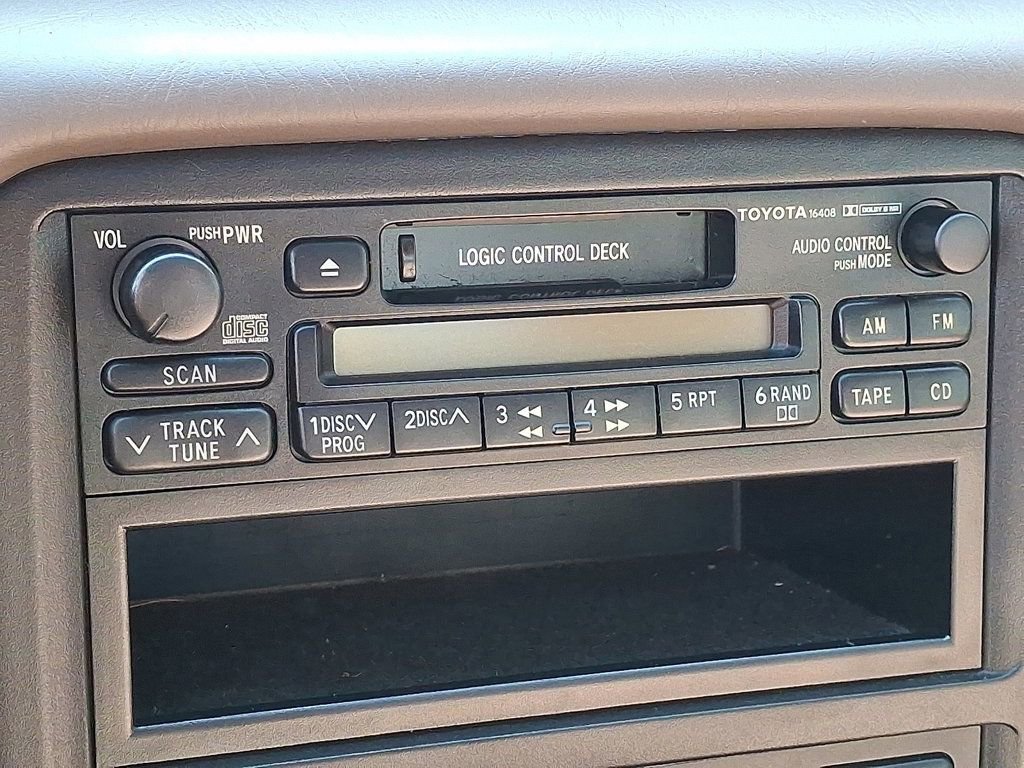 Used 1998 Toyota Camry LE FWD image 19