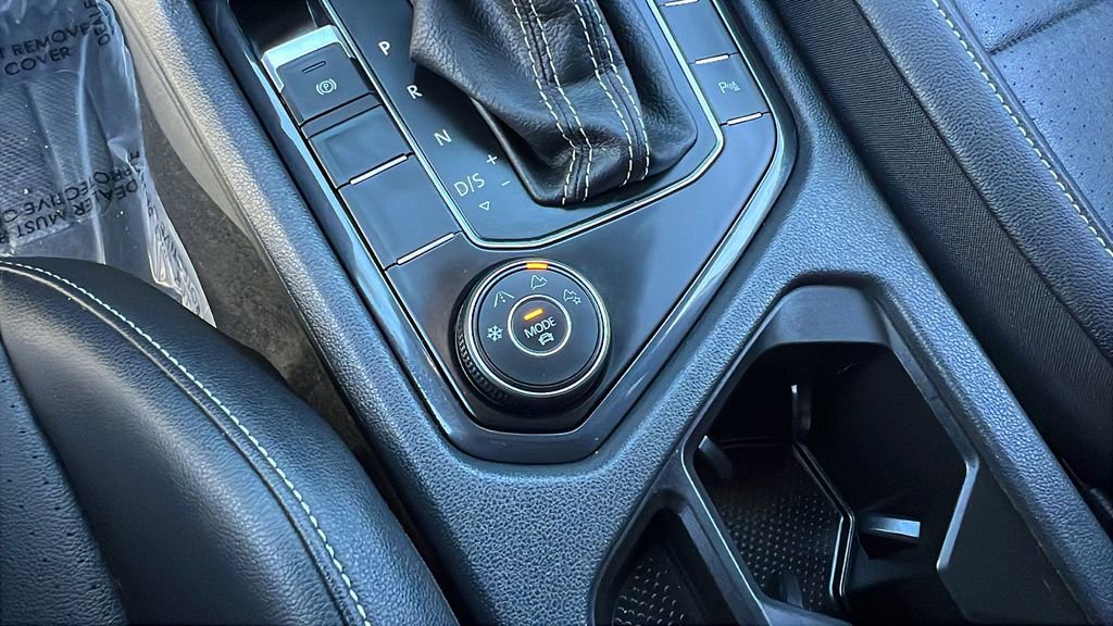 Used 2021 Volkswagen Tiguan SE R-Line image 29