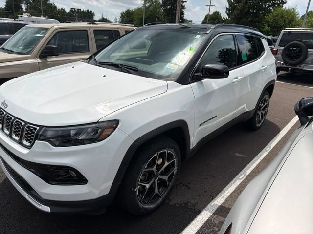 Used 2025 Jeep Compass Limited AWD/4WD image 2
