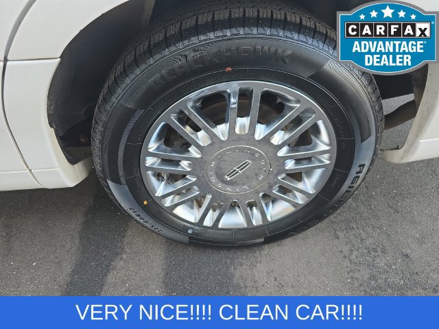 Used 2008 Lincoln Town Car Signature Limited RWD image 21