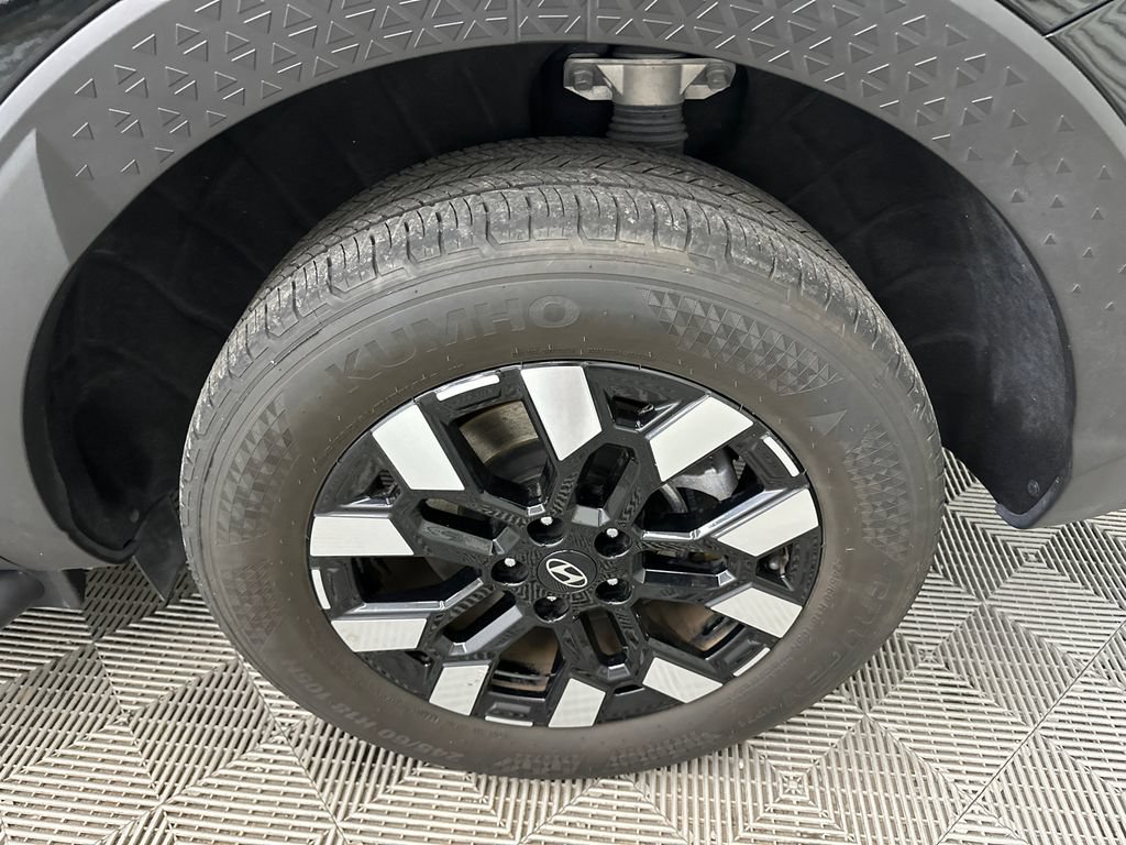 Used 2025 Hyundai Santa Cruz SEL FWD image 19
