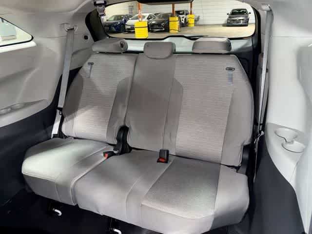 Certified 2022 Toyota Sienna LE FWD image 18