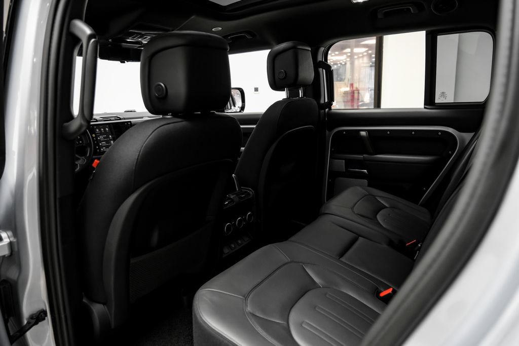 Used 2024 Land Rover Defender 130 X AWD/4WD image 39