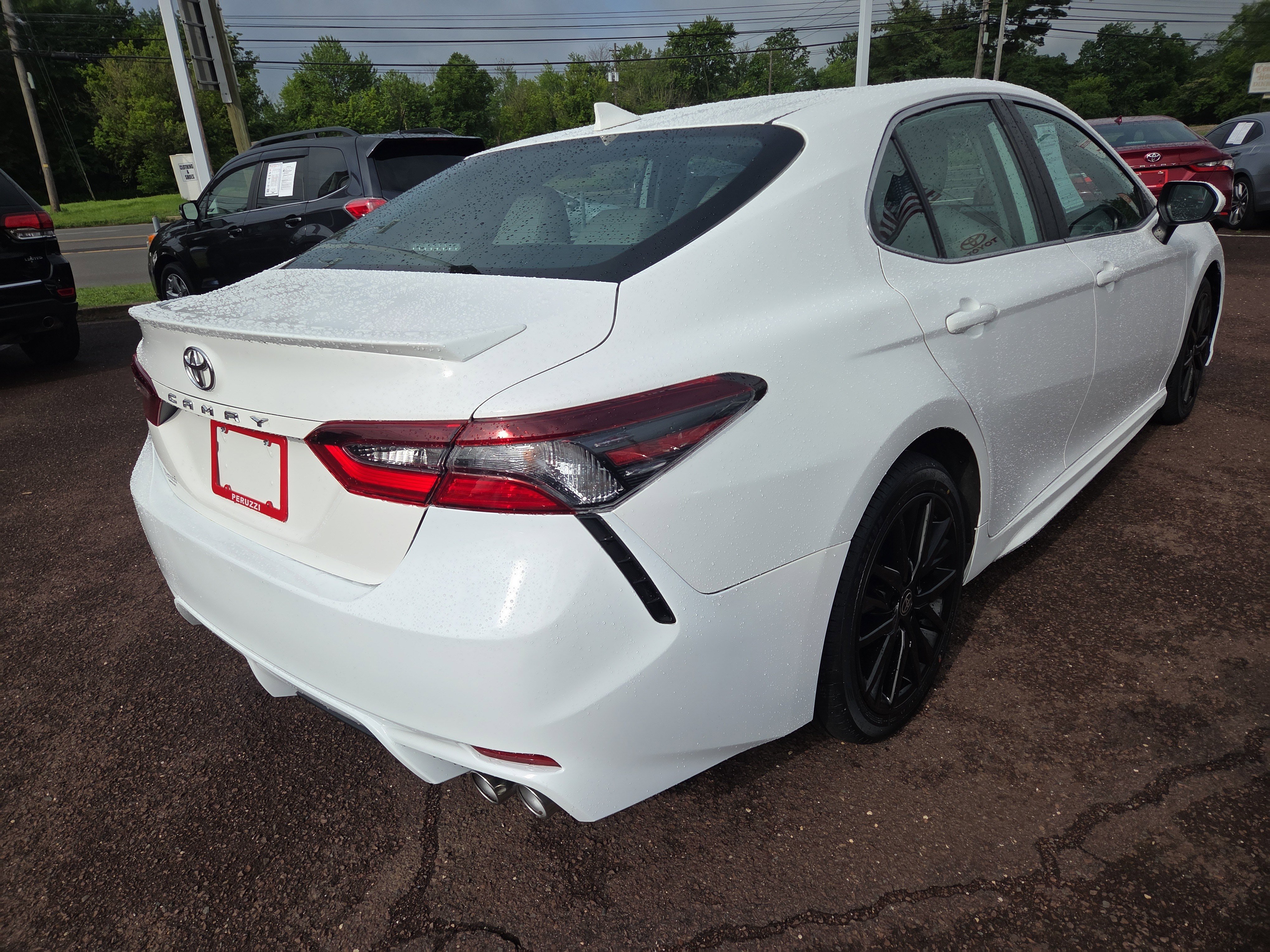 Certified 2021 Toyota Camry SE image 3