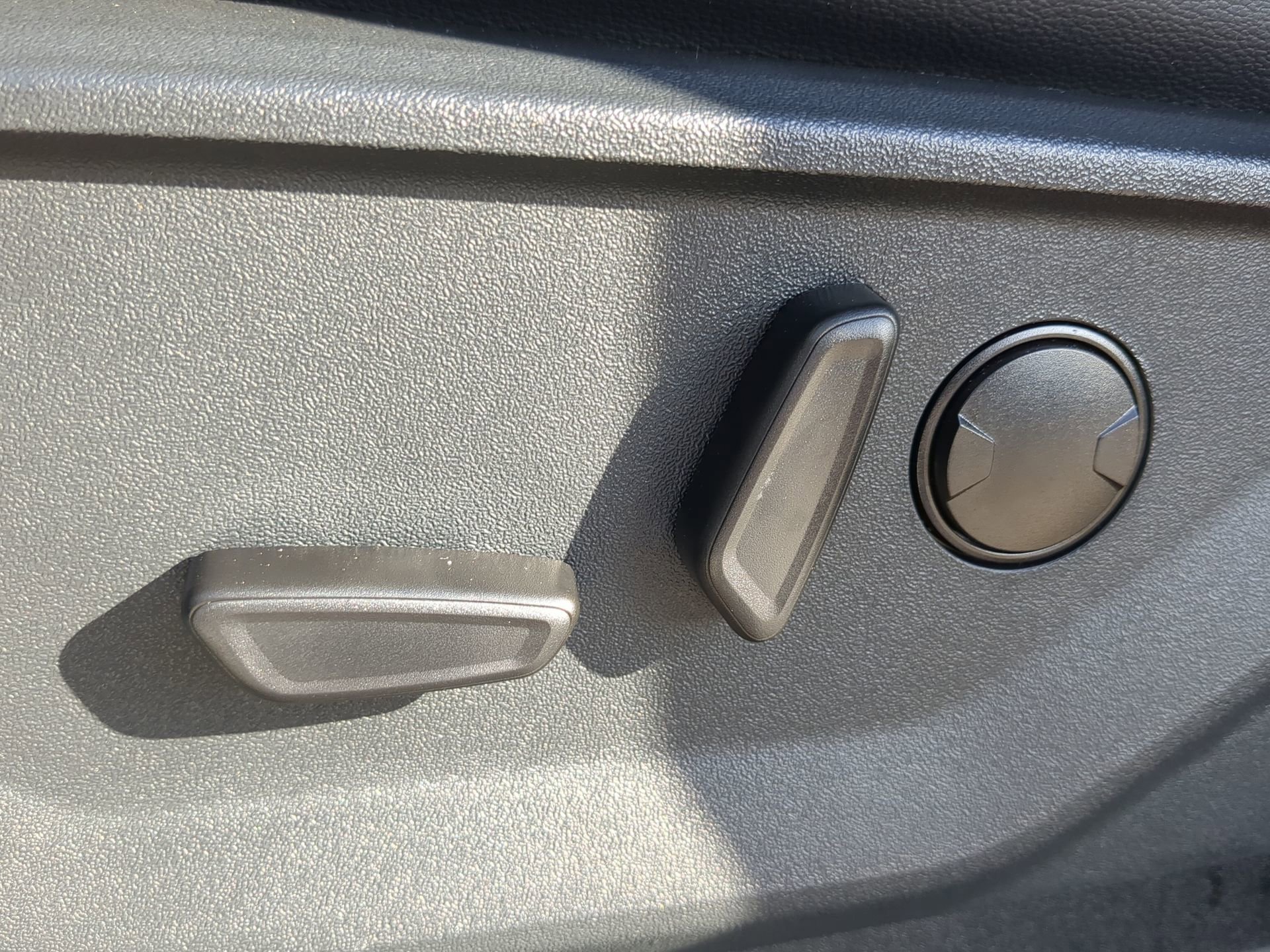 New 2026 Ford F350 Lariat w/ Black Appearance Package image 53