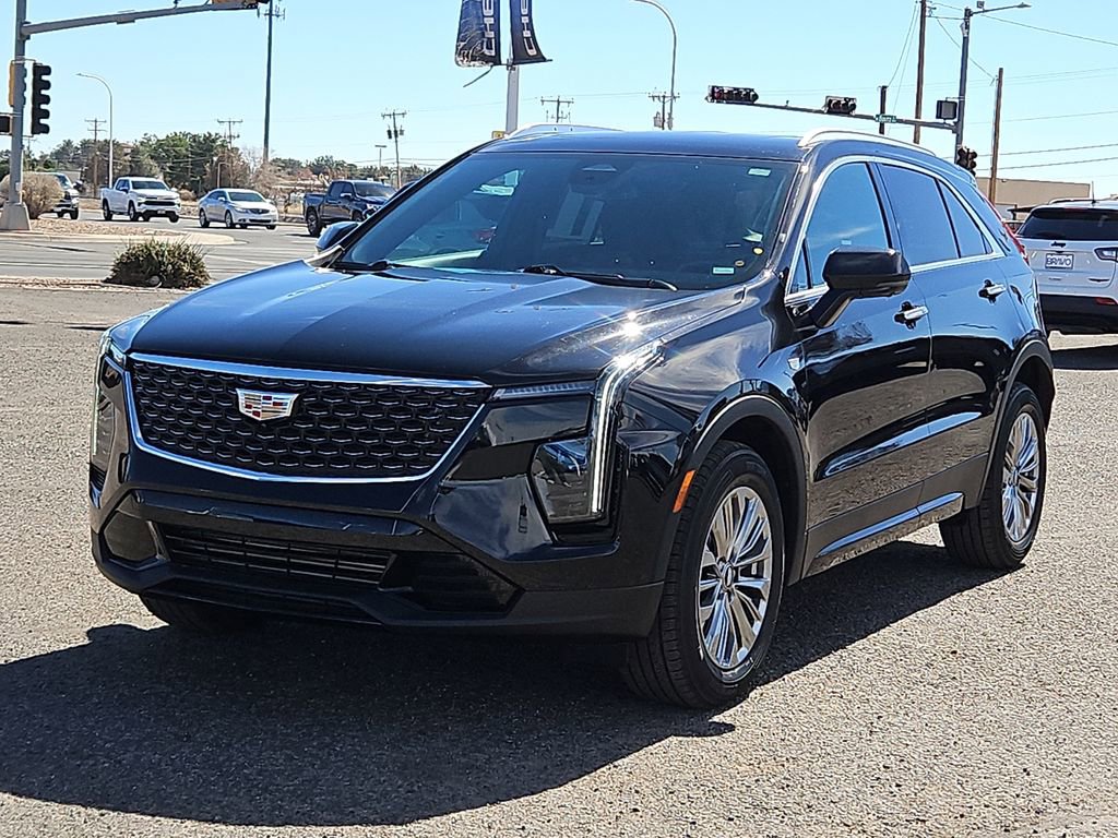 Used 2025 Cadillac XT4 Premium Luxury image 1