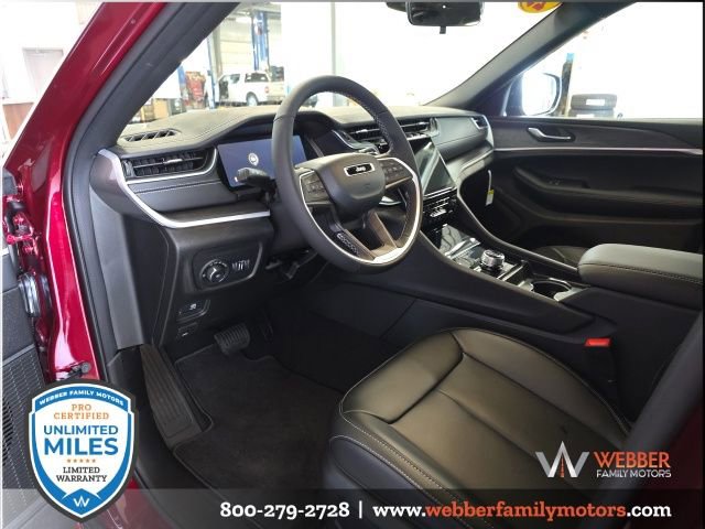 New 2025 Jeep Grand Cherokee L Limited w/ Black Appearance Package image 11