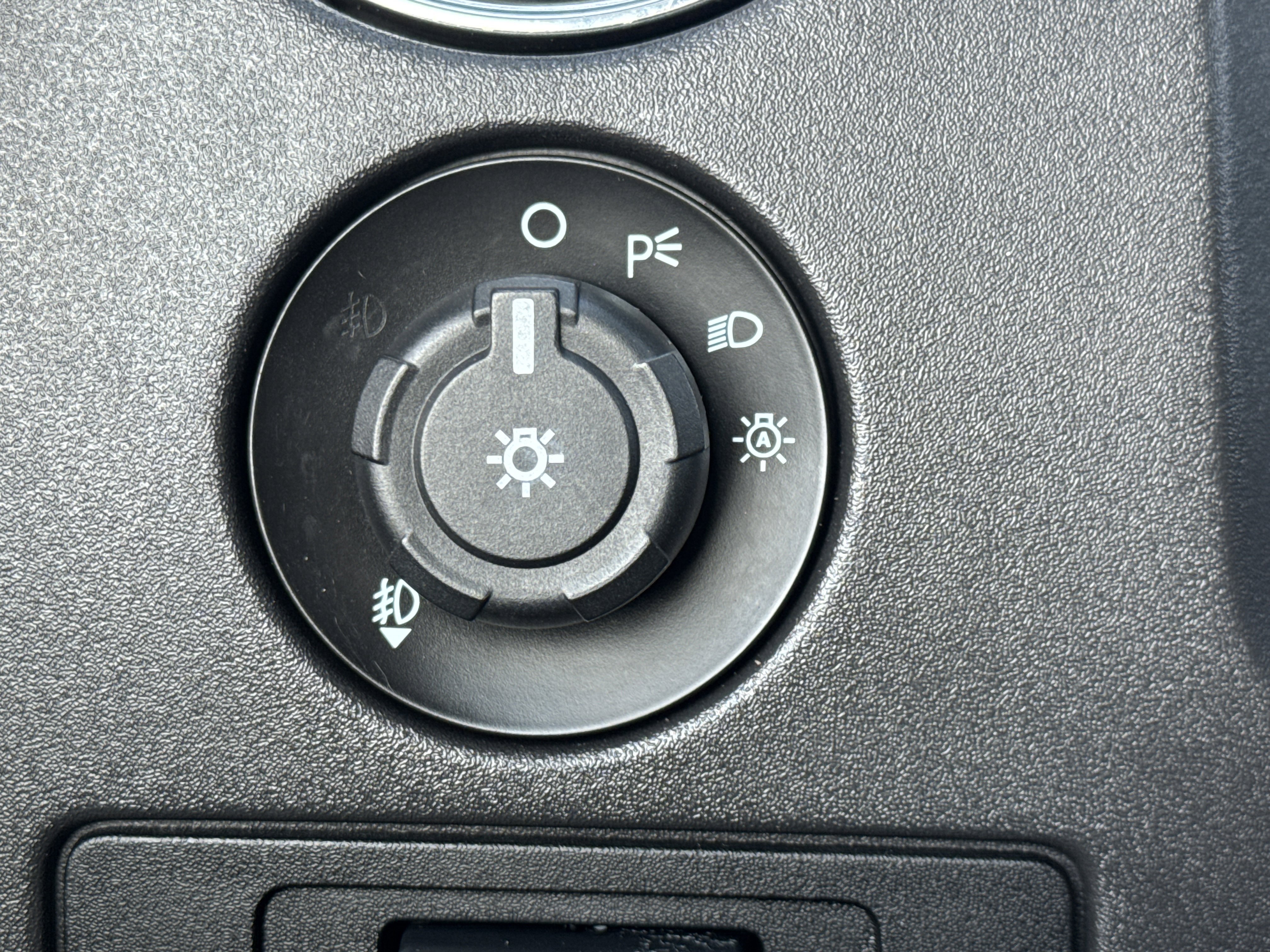 Used 2013 Ford F150 XLT w/ Luxury Equipment Group image 22