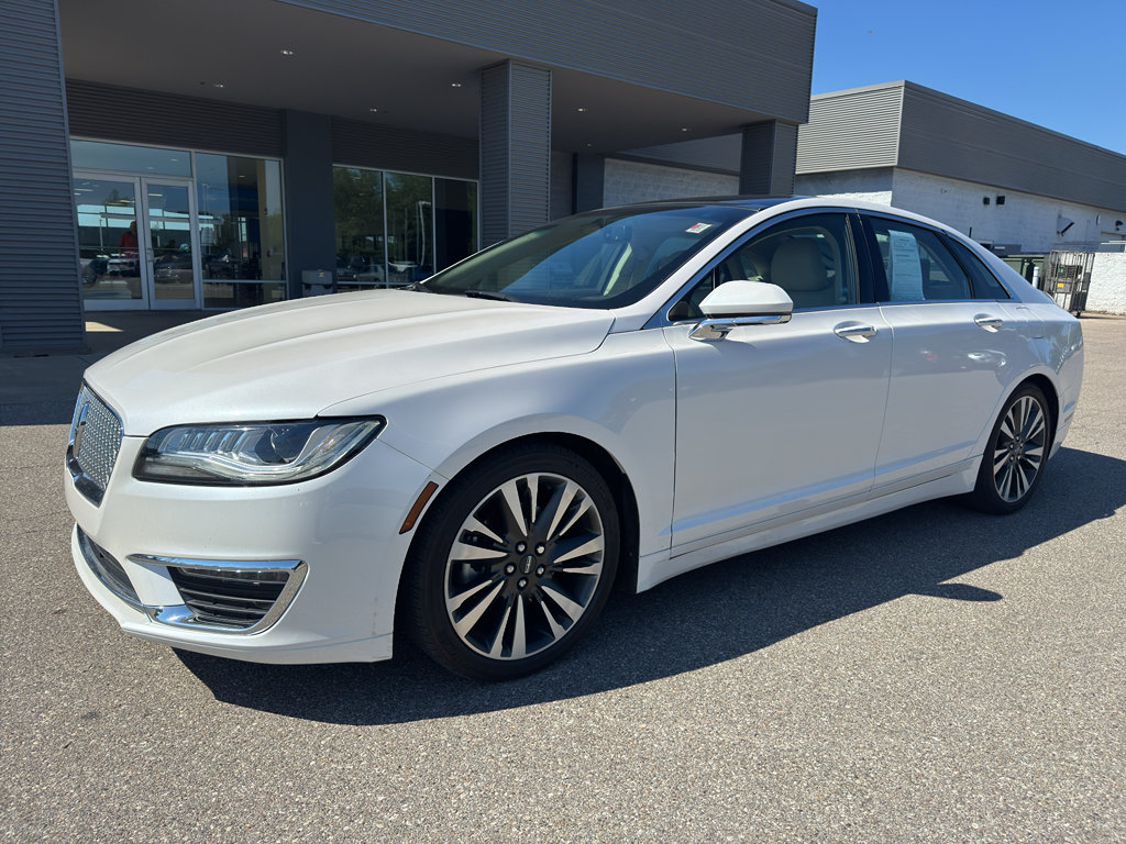 Used 2017 Lincoln MKZ Reserve FWD image 3