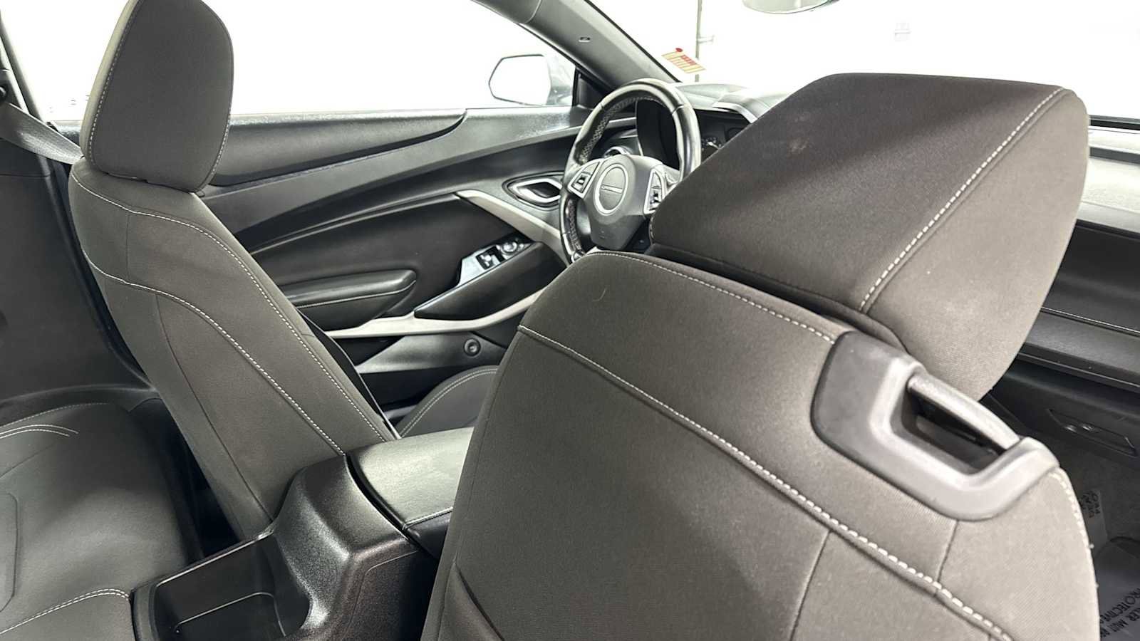 Used 2020 Chevrolet Camaro LT image 25