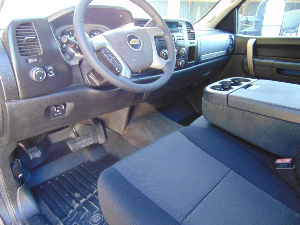 Used 2013 Chevrolet Silverado 3500 LT image 17
