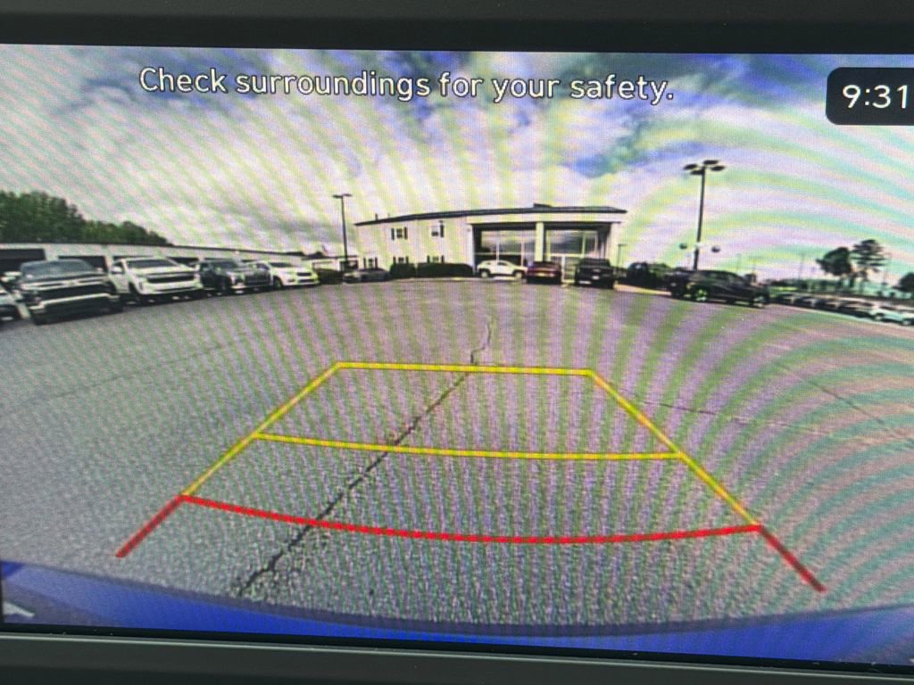 Used 2025 Hyundai Elantra SE w/ Cargo Package FWD image 29