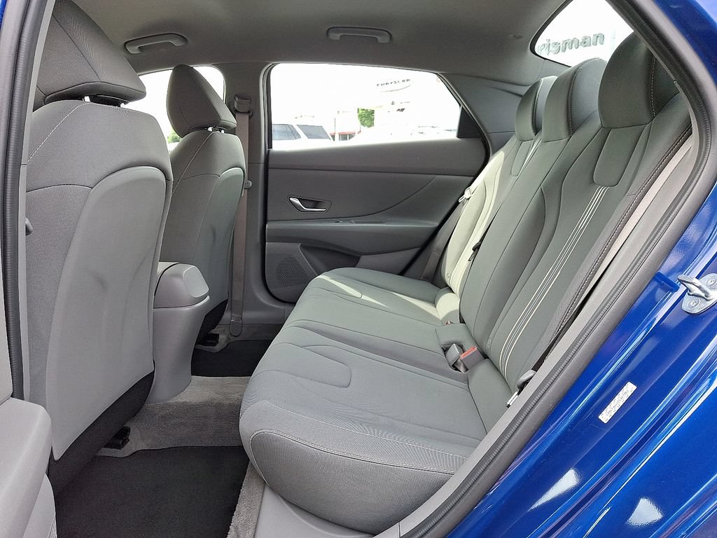 Used 2023 Hyundai Elantra SEL FWD image 10
