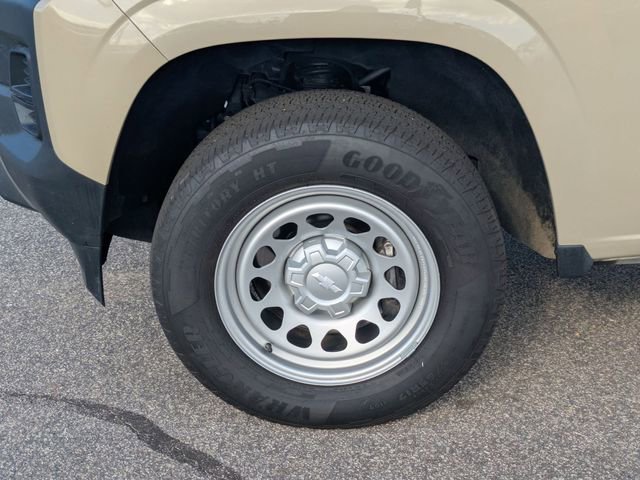 Used 2024 Chevrolet Colorado W/T RWD image 8