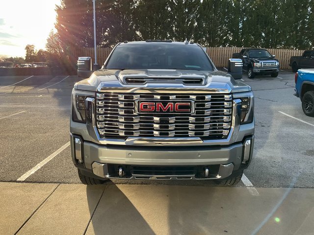 Used 2024 GMC Sierra 2500 Denali w/ Denali Reserve Package image 2