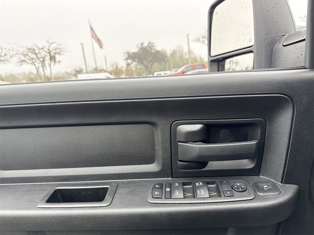 Used 2024 RAM 3500 Tradesman w/ Chrome Appearance Group image 13